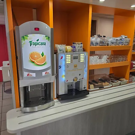 ホテル プレミア クラッセ クレルモン フェラン *