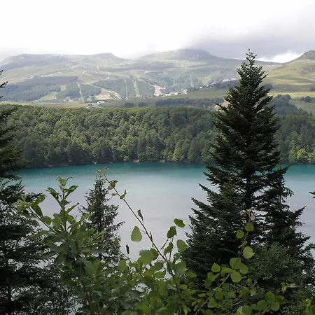 ホテル プレミア クラッセ クレルモン フェラン