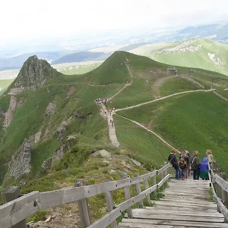 ホテル プレミア クラッセ クレルモン フェラン オービエール
