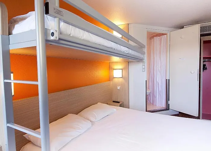 Отель Premiere Classe Clermont-ferrand