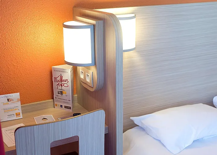 Premiere Classe Clermont-ferrand Отель Обьер