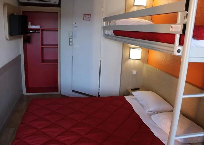 Отель Premiere Classe Clermont-ferrand