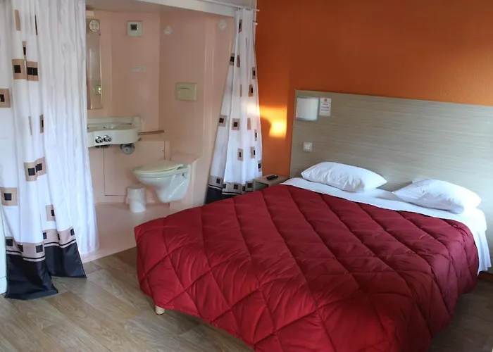 Premiere Classe Clermont-ferrand Отель *