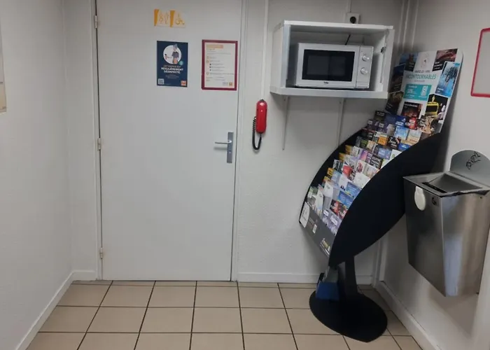 Отель Premiere Classe Clermont-ferrand Обьер