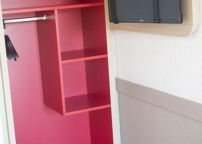 Отель Premiere Classe Clermont-ferrand Обьер