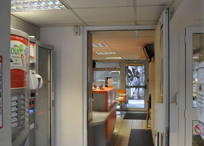 Отель Premiere Classe Clermont-ferrand Обьер