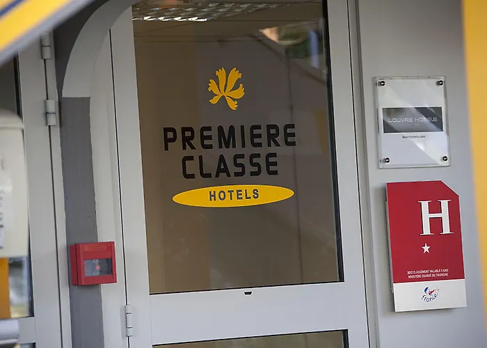 Premiere Classe Clermont-ferrand Отель Обьер