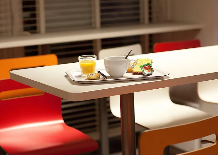 Premiere Classe Clermont-ferrand Отель Обьер