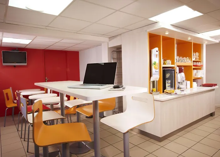 Premiere Classe Clermont-ferrand Отель *