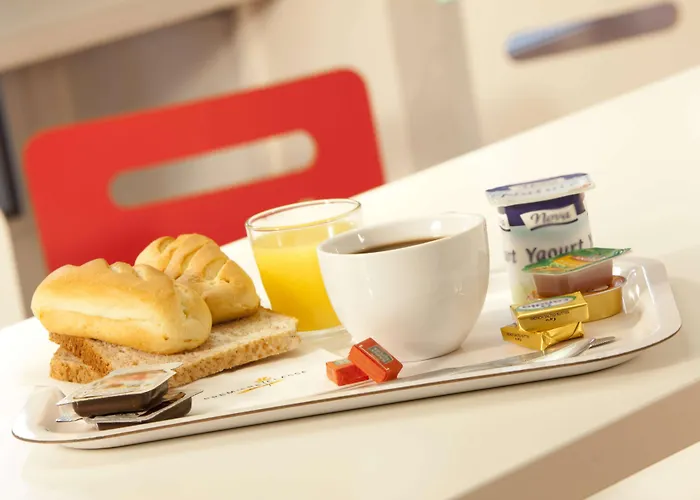 Отель Premiere Classe Clermont-ferrand Обьер