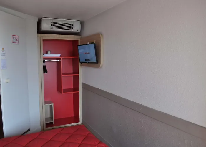 Premiere Classe Clermont-ferrand Обьер