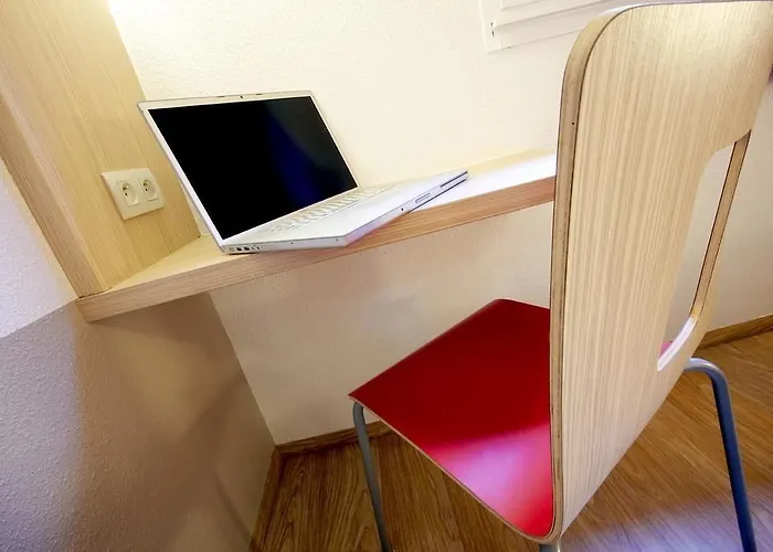 Отель Premiere Classe Clermont-ferrand *